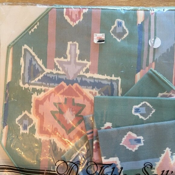 Vintage 80s Southwest Aztec Fabric Placemat with Napkins - Set of 4 (17” x 12”) - Picture 2 of 4